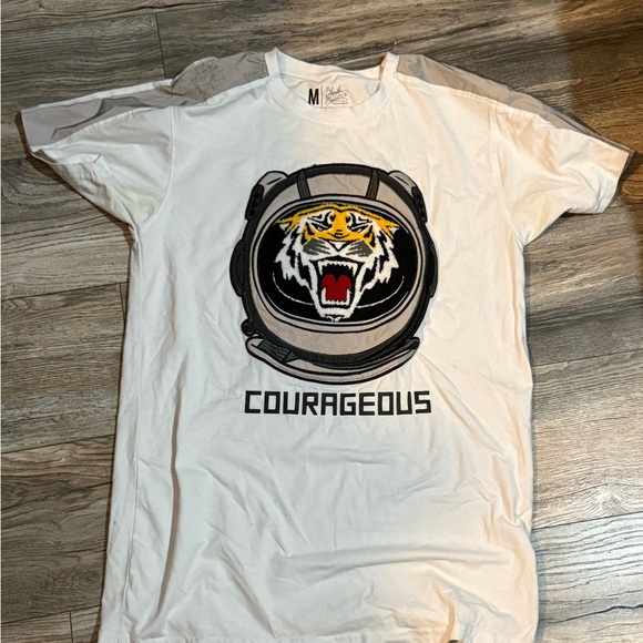 Six Graphic Tees Size Medium - Picture 2 of 13